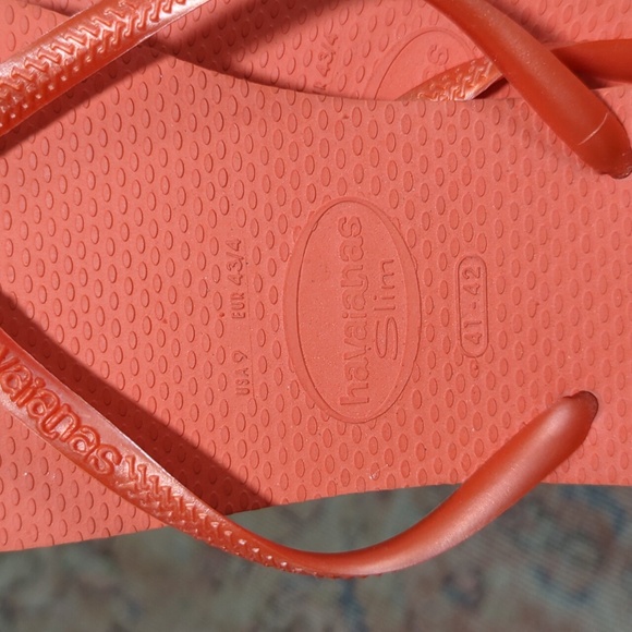 Havainas Slim Flip Flops - Picture 3 of 3